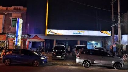 Gedung Kantor Cabang Bank Mandiri Mamuju